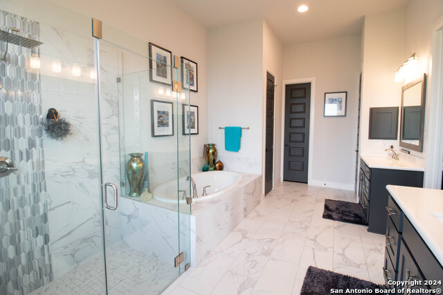 Image 23 of 42 For 10506 Purple Hackett