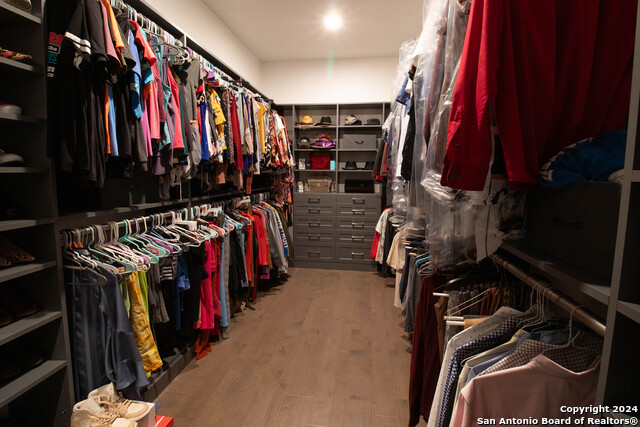 Image 24 of 42 For 10506 Purple Hackett