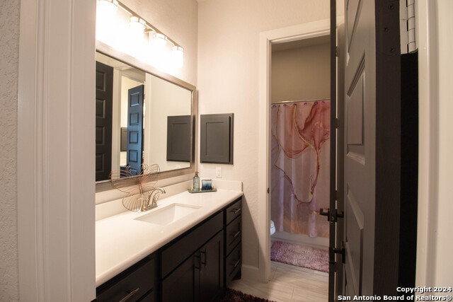 Image 31 of 42 For 10506 Purple Hackett