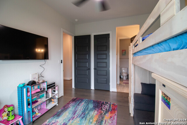 Image 33 of 42 For 10506 Purple Hackett