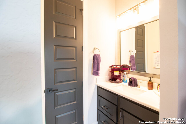 Image 35 of 42 For 10506 Purple Hackett