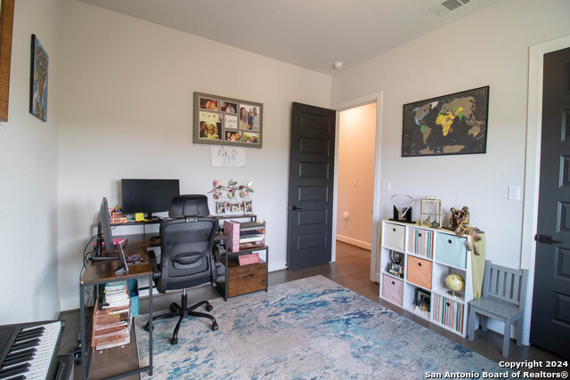 Image 37 of 42 For 10506 Purple Hackett