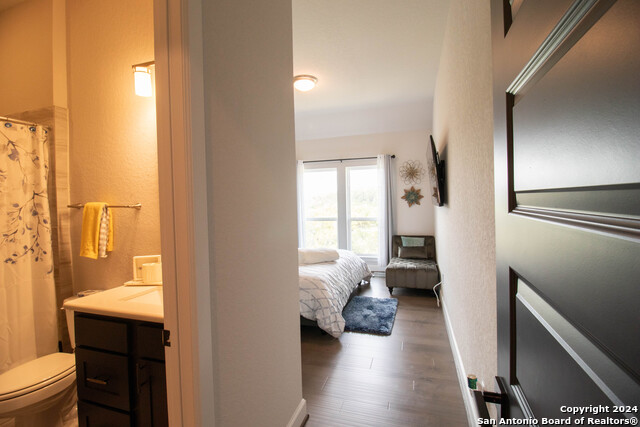 Image 39 of 42 For 10506 Purple Hackett