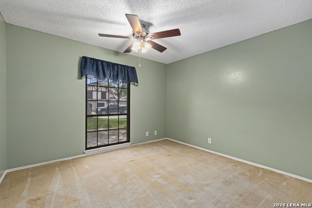 Image 14 of 34 For 2031 Oak Vista