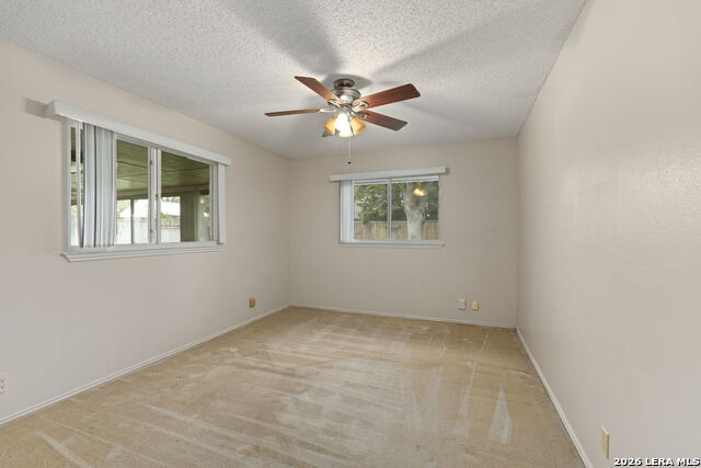 Image 17 of 34 For 2031 Oak Vista