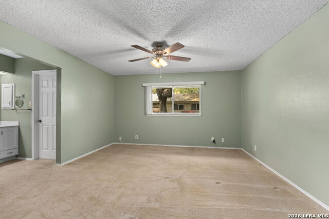 Image 19 of 34 For 2031 Oak Vista