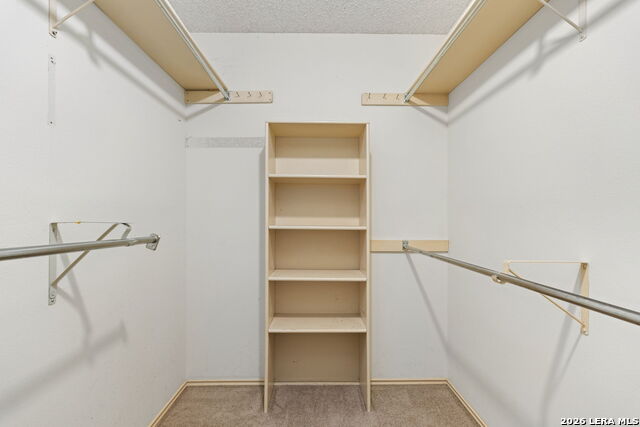 Image 22 of 34 For 2031 Oak Vista