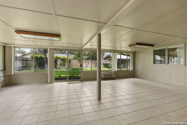 Image 25 of 34 For 2031 Oak Vista