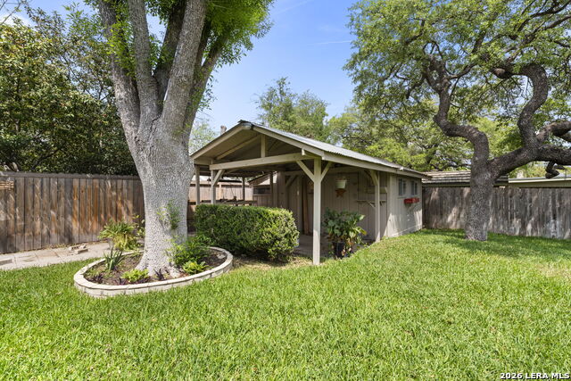 Image 29 of 34 For 2031 Oak Vista