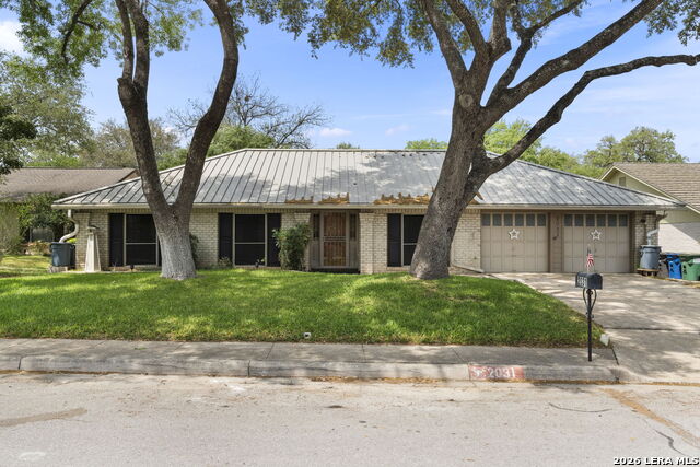 Image 3 of 34 For 2031 Oak Vista