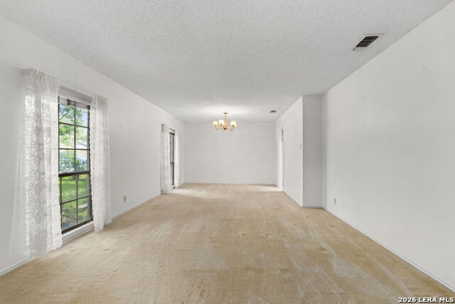 Image 7 of 34 For 2031 Oak Vista