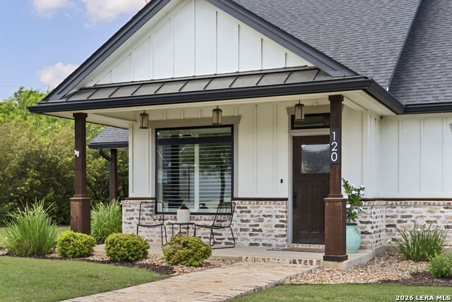 Image 3 of 41 For 120 Magnolia