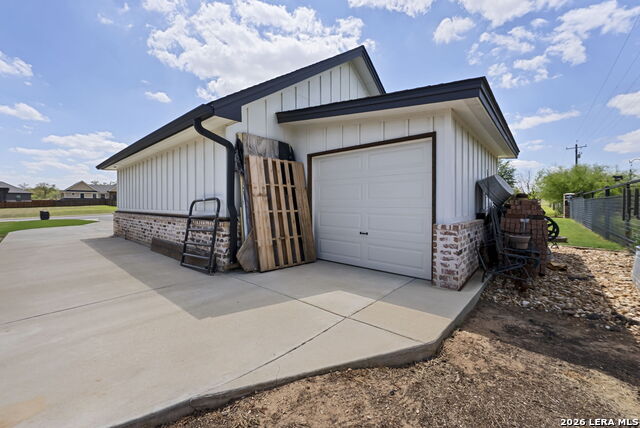 Image 35 of 41 For 120 Magnolia