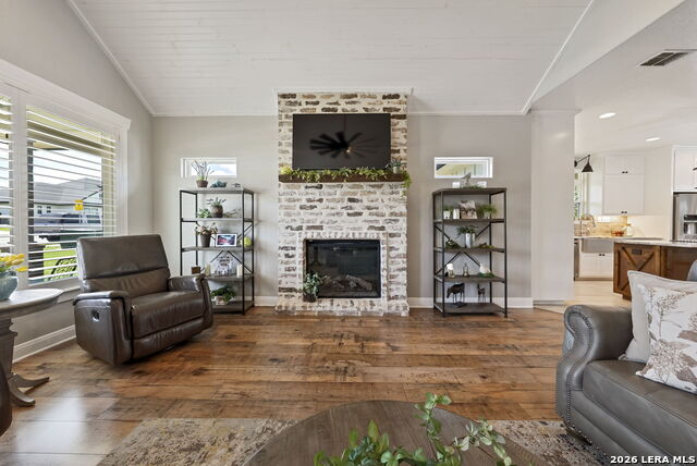 Image 8 of 41 For 120 Magnolia