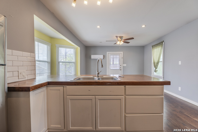 Image 5 of 17 For 1015 Palmetto N 3