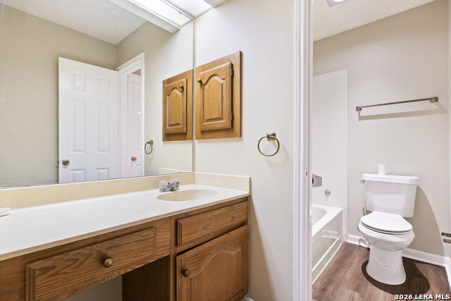 Listing photo id 15 for 4839 Brandeis  923