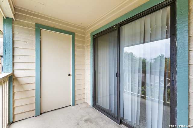 Listing photo id 16 for 4839 Brandeis  923