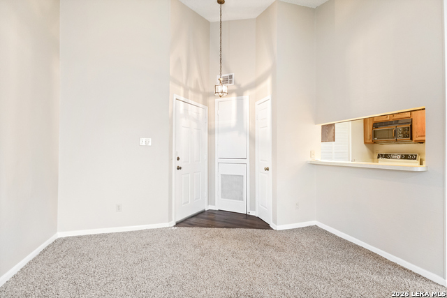 Listing photo id 1 for 4839 Brandeis  923