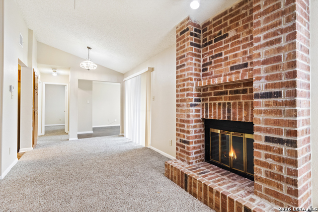 Listing photo id 4 for 4839 Brandeis  923