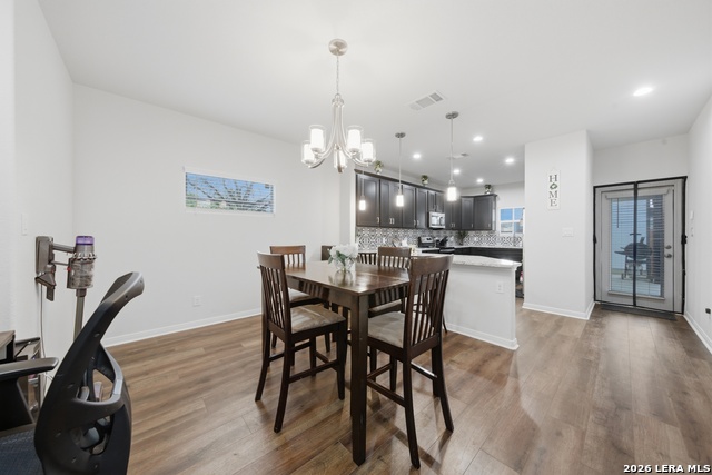 Listing photo id 8 for 754 Delmar St