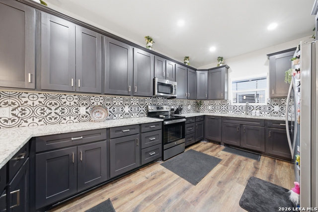 Listing photo id 10 for 754 Delmar St