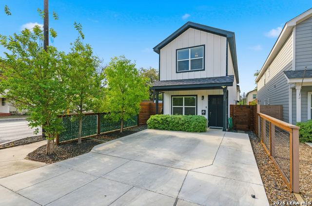 Listing photo id 0 for 754 Delmar St