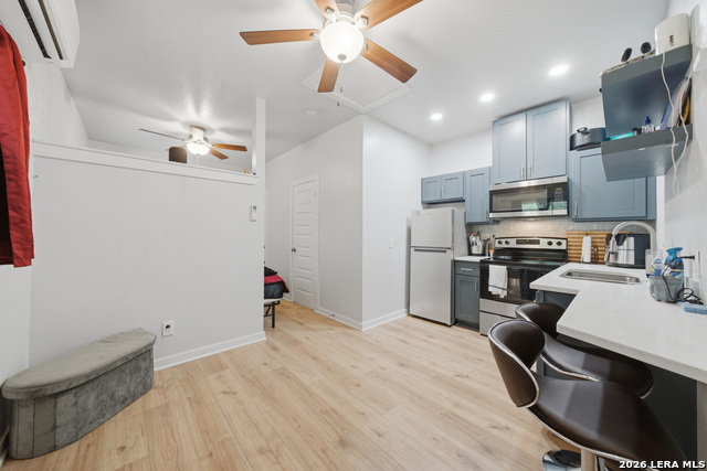 Listing photo id 19 for 754 Delmar St