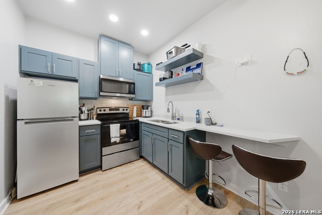 Listing photo id 20 for 754 Delmar St