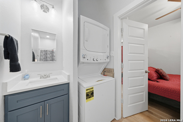 Listing photo id 23 for 754 Delmar St