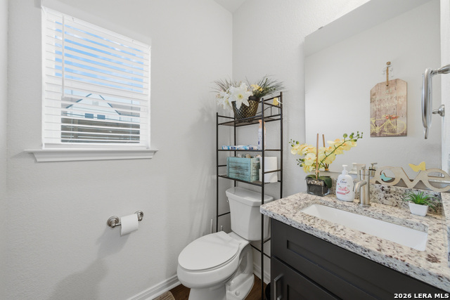 Listing photo id 7 for 754 Delmar St