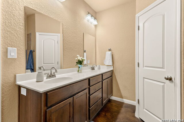 Image 11 of 26 For 820 Mission Hills