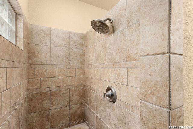 Image 12 of 26 For 820 Mission Hills