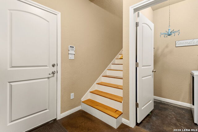 Image 19 of 26 For 820 Mission Hills