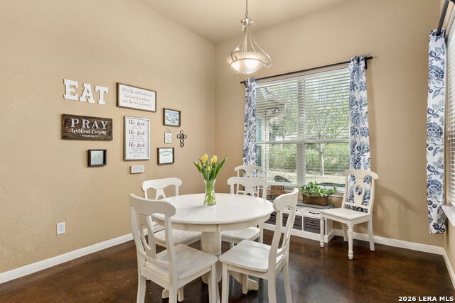 Image 9 of 26 For 820 Mission Hills