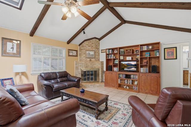 Listing photo id 11 for 4519 Maybrook Woods