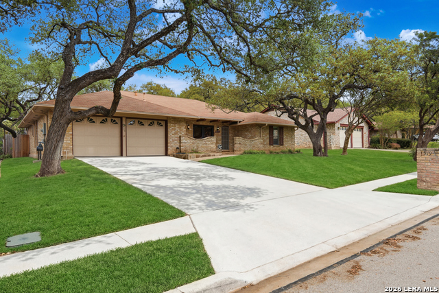 Listing photo id 2 for 4519 Maybrook Woods