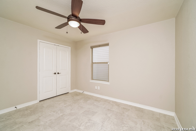 Listing photo id 9 for 3931 Gentle Meadow