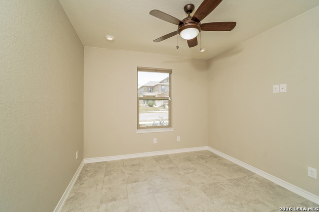 Listing photo id 10 for 3931 Gentle Meadow