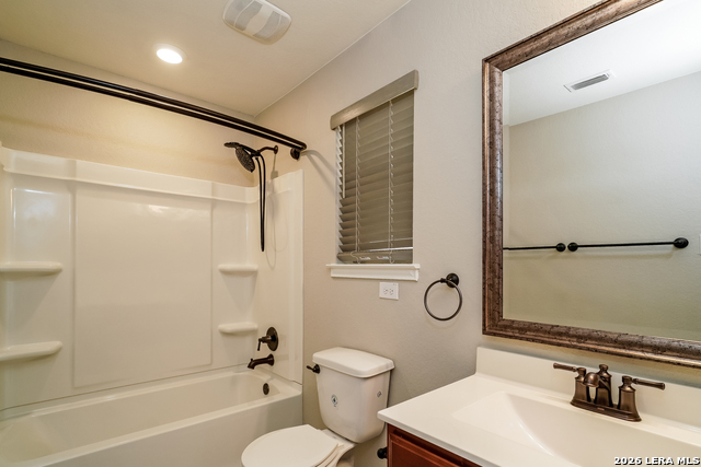 Listing photo id 11 for 3931 Gentle Meadow