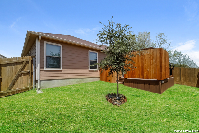 Listing photo id 13 for 3931 Gentle Meadow