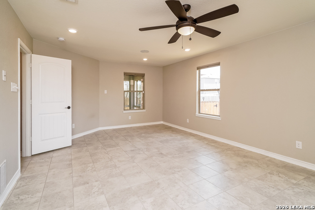 Listing photo id 7 for 3931 Gentle Meadow