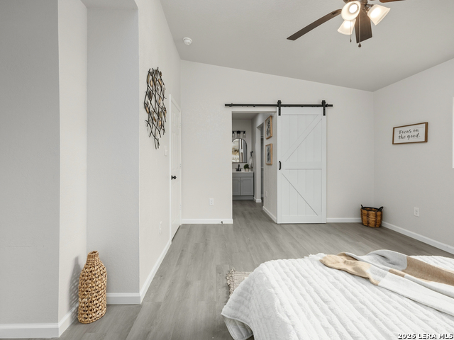 Image 21 of 31 For 14223 Ridge Dale