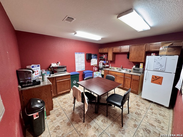 Image 13 of 28 For 224 Zander  