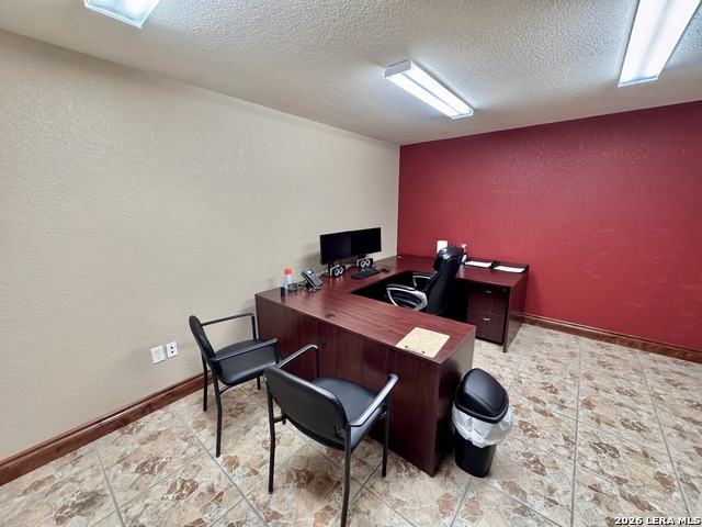 Image 15 of 28 For 224 Zander  