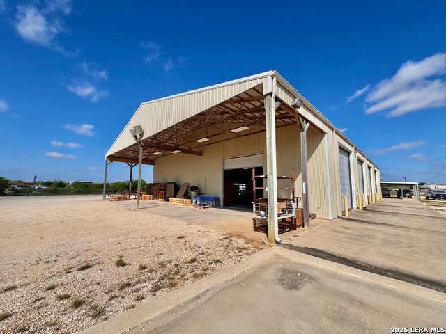 Image 20 of 28 For 224 Zander  