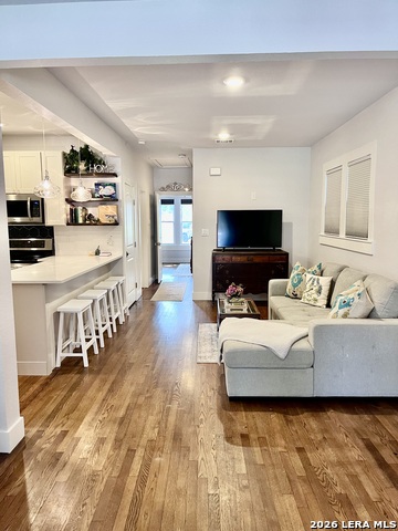 Image 3 of 14 For 614 Mulberry E