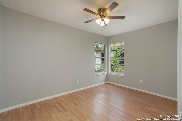 Image 11 of 17 For 435 Bedford Ave W