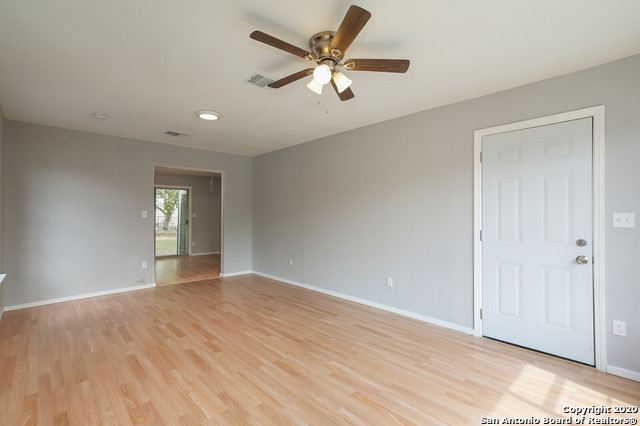 Image 5 of 17 For 435 Bedford Ave W