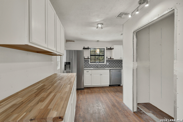 Image 11 of 47 For 499 Lakeway  