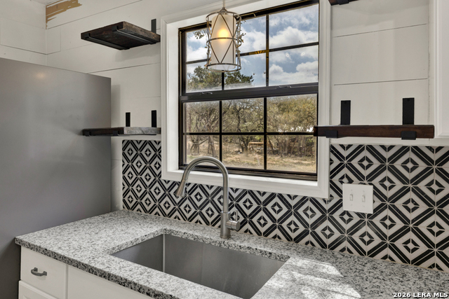 Image 13 of 47 For 499 Lakeway  